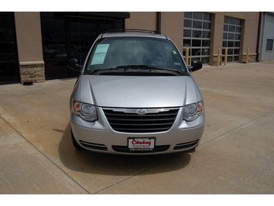 chrysler town and country 2007 silver van touring gasoline 6 cylinders front wheel drive automatic with overdrive 77656