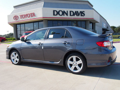 toyota corolla 2013 magnetic gray sedan s gasoline 4 cylinders front wheel drive automatic 76011