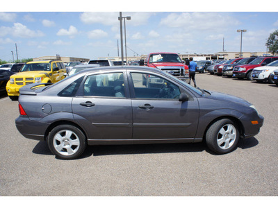 ford focus 2006 dk  gray sedan zx4 se gasoline 4 cylinders front wheel drive automatic 78539