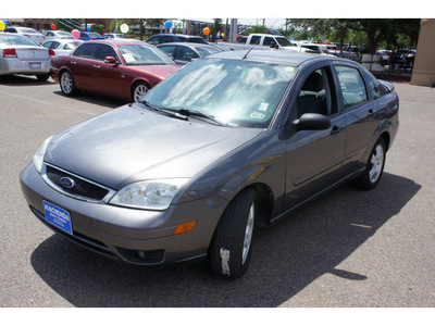 ford focus 2006 dk  gray sedan zx4 se gasoline 4 cylinders front wheel drive automatic 78539