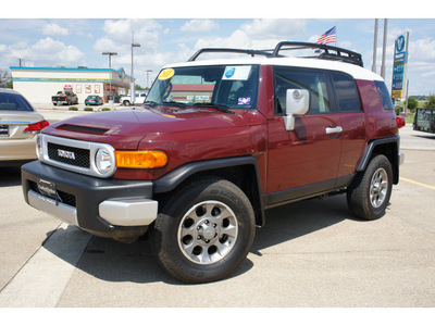 toyota fj cruiser 2011 dk  red suv gasoline 6 cylinders 2 wheel drive automatic 76502