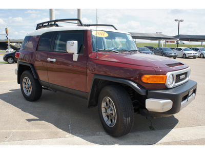 toyota fj cruiser 2011 dk  red suv gasoline 6 cylinders 2 wheel drive automatic 76502