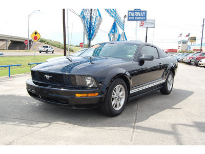 ford mustang 2006 black coupe v6 deluxe gasoline 6 cylinders rear wheel drive automatic with overdrive 77627