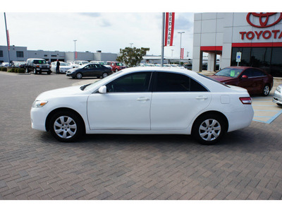 toyota camry 2010 white sedan le gasoline 4 cylinders front wheel drive automatic 76087