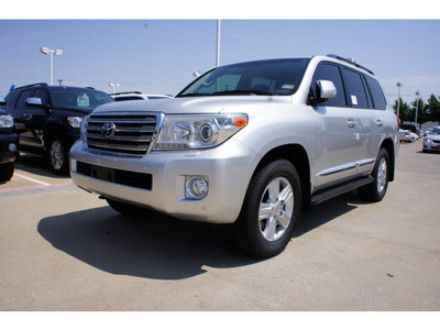 toyota land cruiser 2013 silver suv gasoline 8 cylinders 4 wheel drive automatic 76116