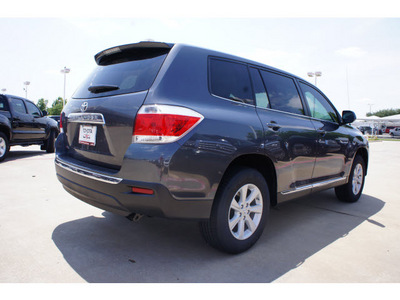 toyota highlander 2012 gray suv se gasoline 6 cylinders front wheel drive automatic 76116