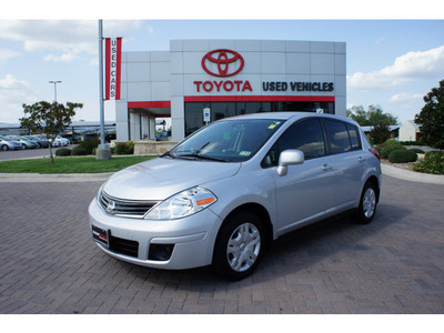 nissan versa 2010 silver hatchback gasoline 4 cylinders front wheel drive automatic with overdrive 76087