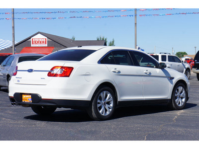 ford taurus 2011 white sedan sel gasoline 6 cylinders front wheel drive automatic 79045