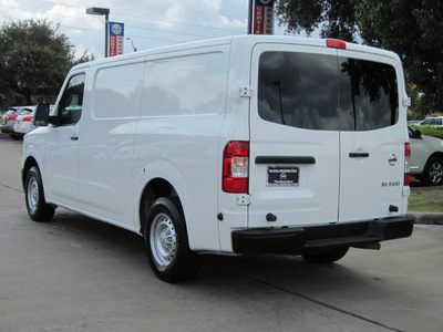 nissan nv cargo 2012 white van 1500 s gasoline 6 cylinders rear wheel drive automatic with overdrive 77477