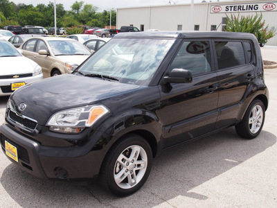 kia soul 2011 black hatchback soul gasoline 4 cylinders front wheel drive automatic with overdrive 77802
