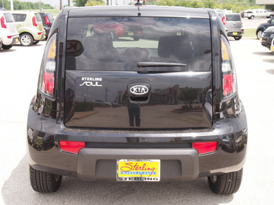 kia soul 2011 black hatchback soul gasoline 4 cylinders front wheel drive automatic with overdrive 77802