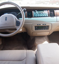 lincoln town car 2000 beige sedan signature gasoline v8 rear wheel drive automatic 27569