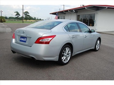 nissan maxima 2010 silver sedan 3 5 s gasoline 6 cylinders front wheel drive cont  variable trans  77630