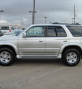 toyota 4runner 2000 silver suv sr5 gasoline v6 rear wheel drive automatic with overdrive 77074