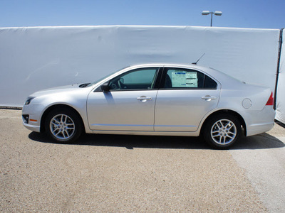 ford fusion 2012 silver sedan s gasoline 4 cylinders front wheel drive 6 speed manual 75235