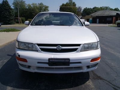 nissan maxima 1997 white sedan gasoline v6 front wheel drive automatic 61008