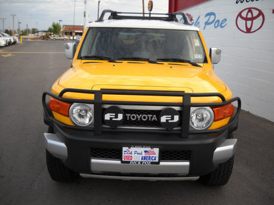 toyota fj cruiser 2007 yellow suv gasoline 6 cylinders 4 wheel drive automatic 79925