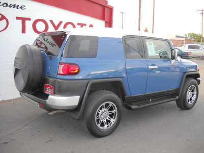 toyota fj cruiser 2011 blue suv gasoline 6 cylinders 4 wheel drive automatic 79925