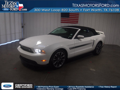 ford mustang 2011 white gt gasoline 8 cylinders rear wheel drive 6 speed manual 76108