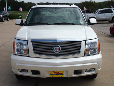 cadillac escalade ext 2006 white suv gasoline 8 cylinders all whee drive automatic 77802