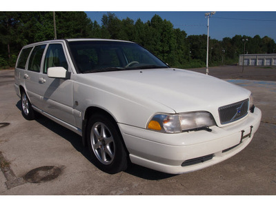 volvo v70 2000 white wagon se gasoline 5 cylinders front wheel drive automatic 28217