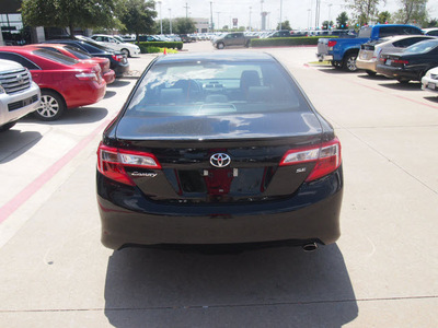 toyota camry 2012 black sedan se gasoline 4 cylinders front wheel drive automatic 76053