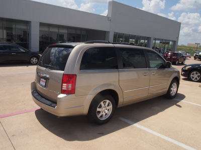 chrysler town and country 2009 lt  brown van touring gasoline 6 cylinders front wheel drive automatic 76116