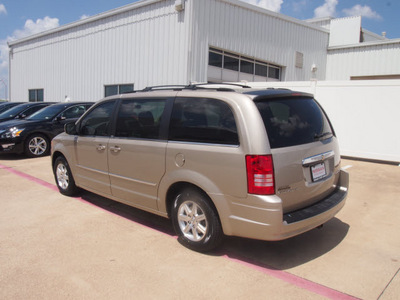 chrysler town and country 2009 lt  brown van touring gasoline 6 cylinders front wheel drive automatic 76116