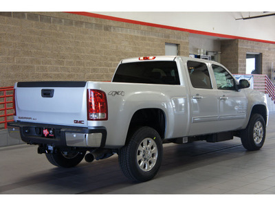 gmc sierra 2500 2013 silver slt diesel v8 4 wheel drive automatic 79015