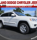 jeep grand cherokee 2013 white suv laredo gasoline 6 cylinders 2 wheel drive automatic 33157