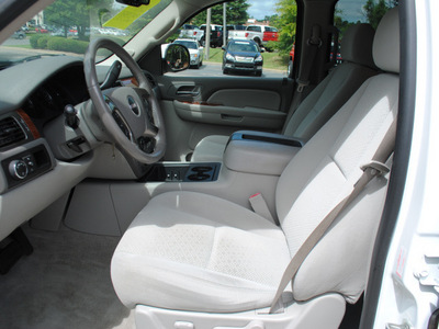 gmc yukon 2007 white suv slt flex fuel 8 cylinders rear wheel drive automatic 27616