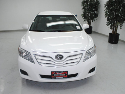 toyota camry 2010 white sedan le gasoline 4 cylinders front wheel drive automatic 91731