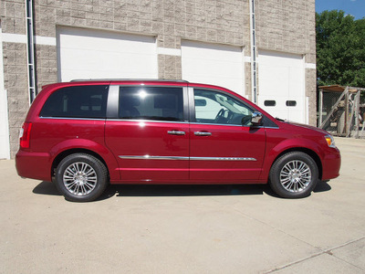 chrysler town and country 2013 red van touring l flex fuel 6 cylinders front wheel drive automatic 80301