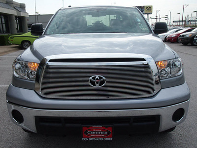 toyota tundra 2012 silver gasoline 8 cylinders 2 wheel drive automatic 76011
