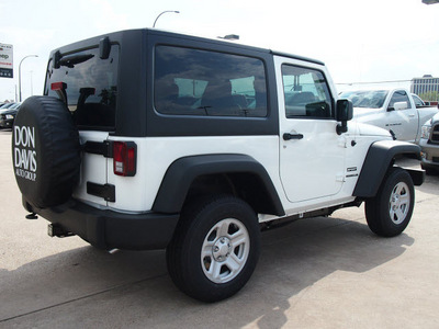 jeep wrangler 2013 white suv sport gasoline 6 cylinders 4 wheel drive automatic 76011