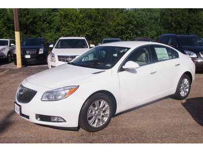 buick regal 2012 off white sedan premium 1 gasoline 4 cylinders front wheel drive automatic 77074
