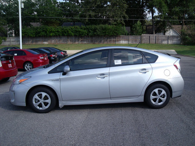 toyota prius 2012 silver hatchback two hybrid 4 cylinders front wheel drive automatic 75604