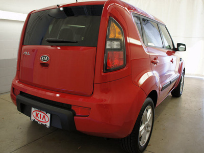 kia soul 2011 red hatchback gasoline 4 cylinders front wheel drive automatic 44060