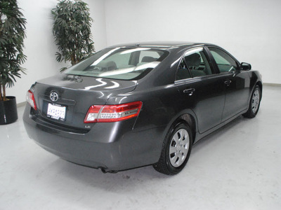 toyota camry 2010 dk  gray sedan le gasoline 4 cylinders front wheel drive automatic 91731