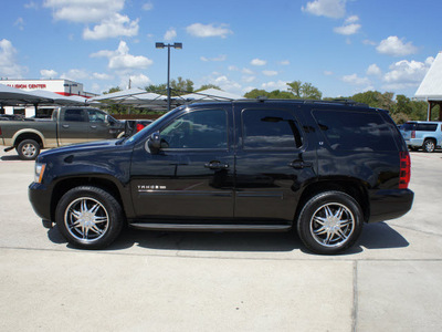 chevrolet tahoe 2009 black suv lt xfe flex fuel 8 cylinders 2 wheel drive automatic 76087