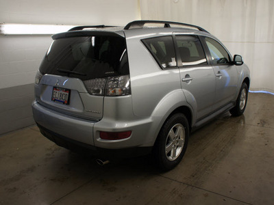 mitsubishi outlander 2010 silver suv es gasoline 4 cylinders all whee drive automatic 44060