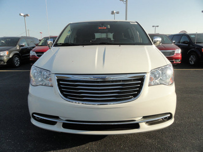 chrysler town and country 2013 van touring l flex fuel 6 cylinders front wheel drive shiftable automatic 60915