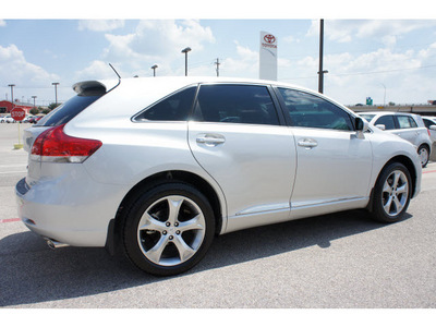 toyota venza 2012 silver xle gasoline 6 cylinders front wheel drive automatic 76543