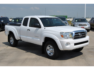 toyota tacoma 2010 white prerunner v6 gasoline 6 cylinders 2 wheel drive automatic with overdrive 77469