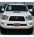 toyota tacoma 2008 white v6 gasoline 6 cylinders 4 wheel drive automatic with overdrive 77469