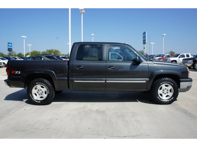 chevrolet silverado 1500 2004 ls gasoline 8 cylinders 4 wheel drive automatic 76503