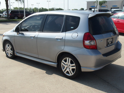 honda fit 2007 gray hatchback sport gasoline 4 cylinders front wheel drive automatic 77065