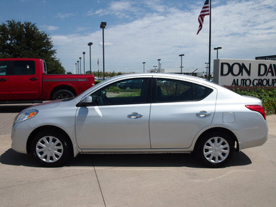 nissan versa 2012 silver sedan 1 6 sv gasoline 4 cylinders front wheel drive automatic with overdrive 76018