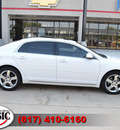 chevrolet malibu 2011 white sedan lt 6 cylinders automatic 76051