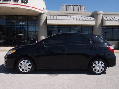 toyota matrix 2011 black hatchback gasoline 4 cylinders front wheel drive automatic 76011